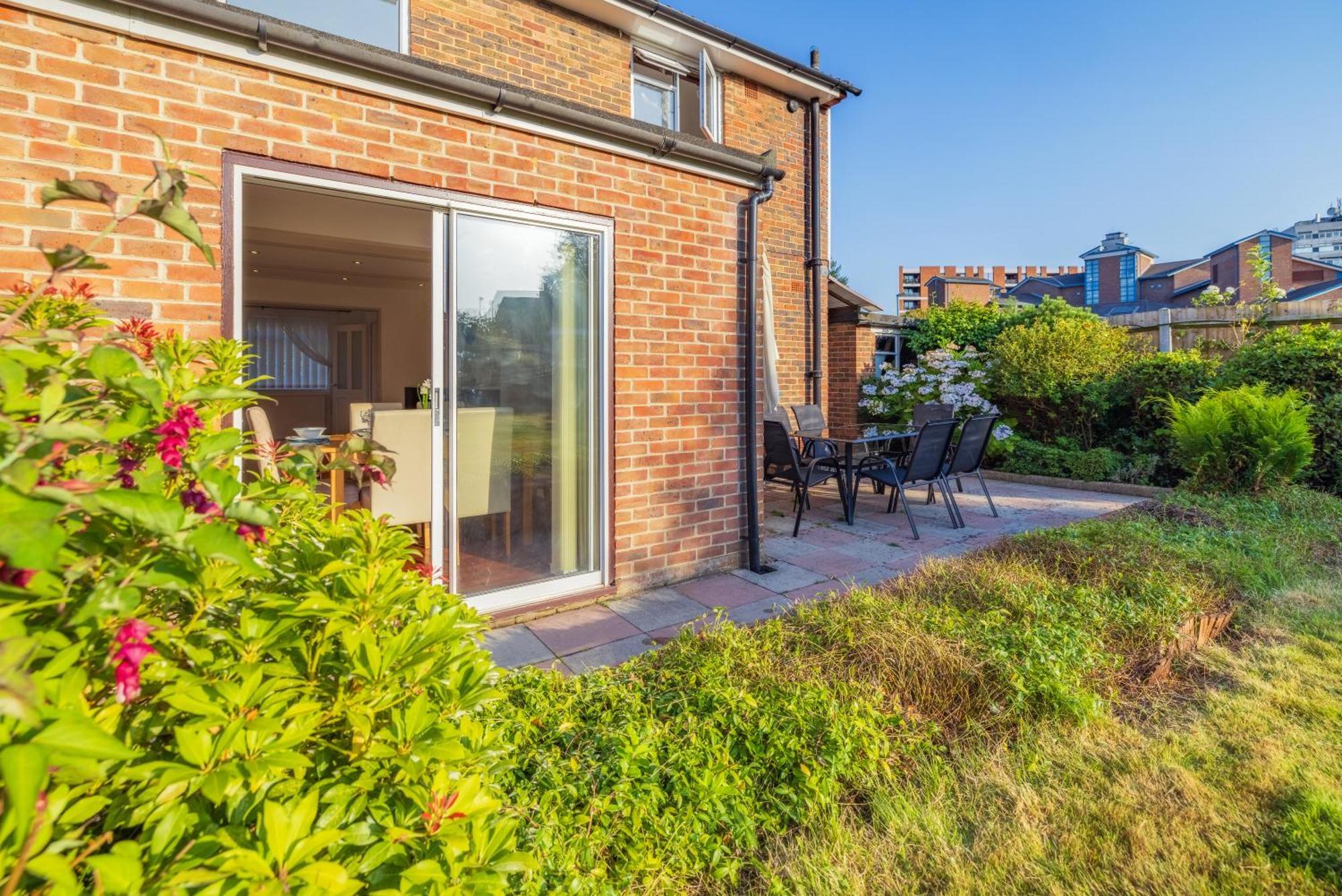 Vila The Secret Garden - West Sussex Crawley  Exteriér fotografie